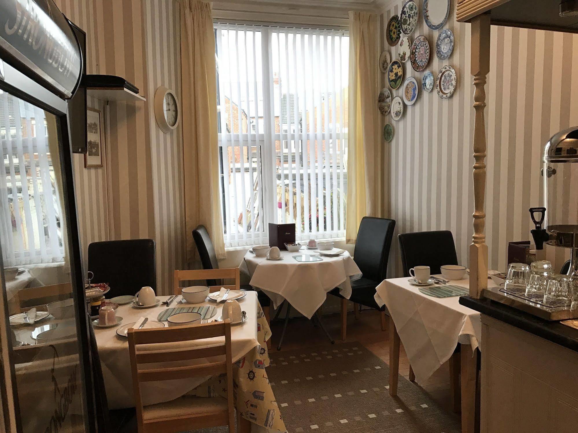 Lighthouse Guest House Whitley Bay Εξωτερικό φωτογραφία